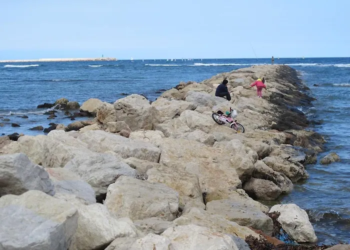 Casa Ceres, Charm And Comfort By The Sea بيت للعطل دينايا