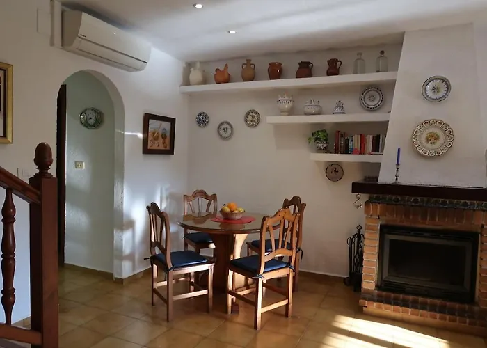 Casa Ceres, Charm And Comfort By The Sea * دينايا