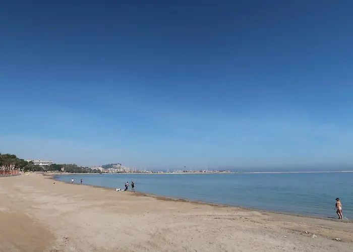 Casa Ceres, Charm And Comfort By The Sea بيت للعطل دينايا